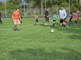 Laatste training S.K.N.W.K. JO7-1 (partijtje tegen de ouders) van maandag 27 mei 2024 (90/180)